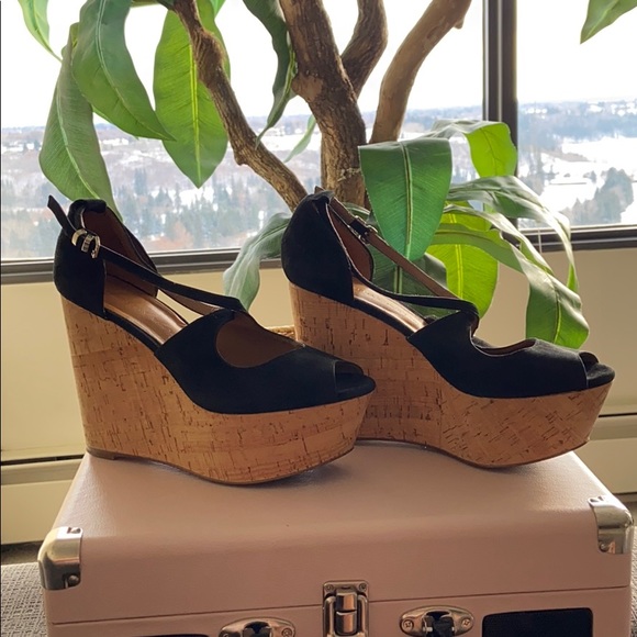 Black/tan high wedge heel - Picture 2 of 4